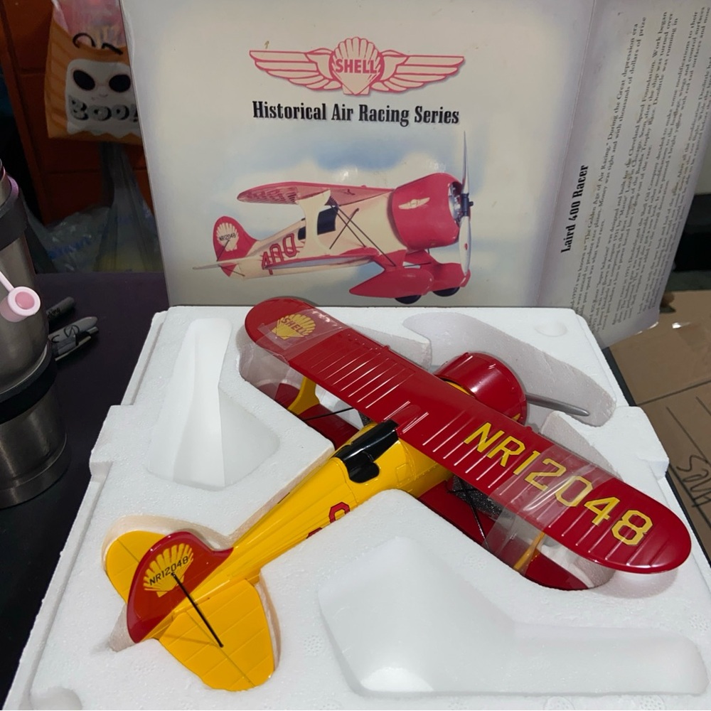 Shell Red and Yellow Historical Air Racing Model Plane